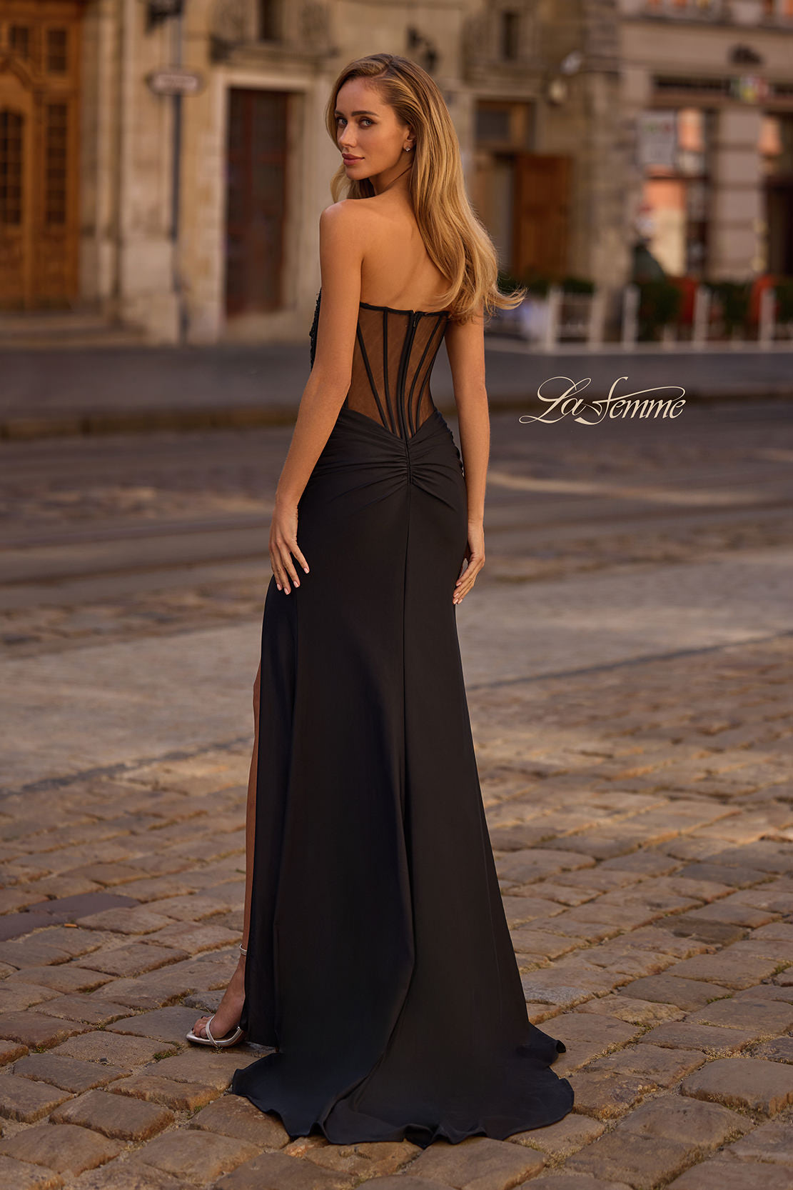 32912 - La Femme Dress